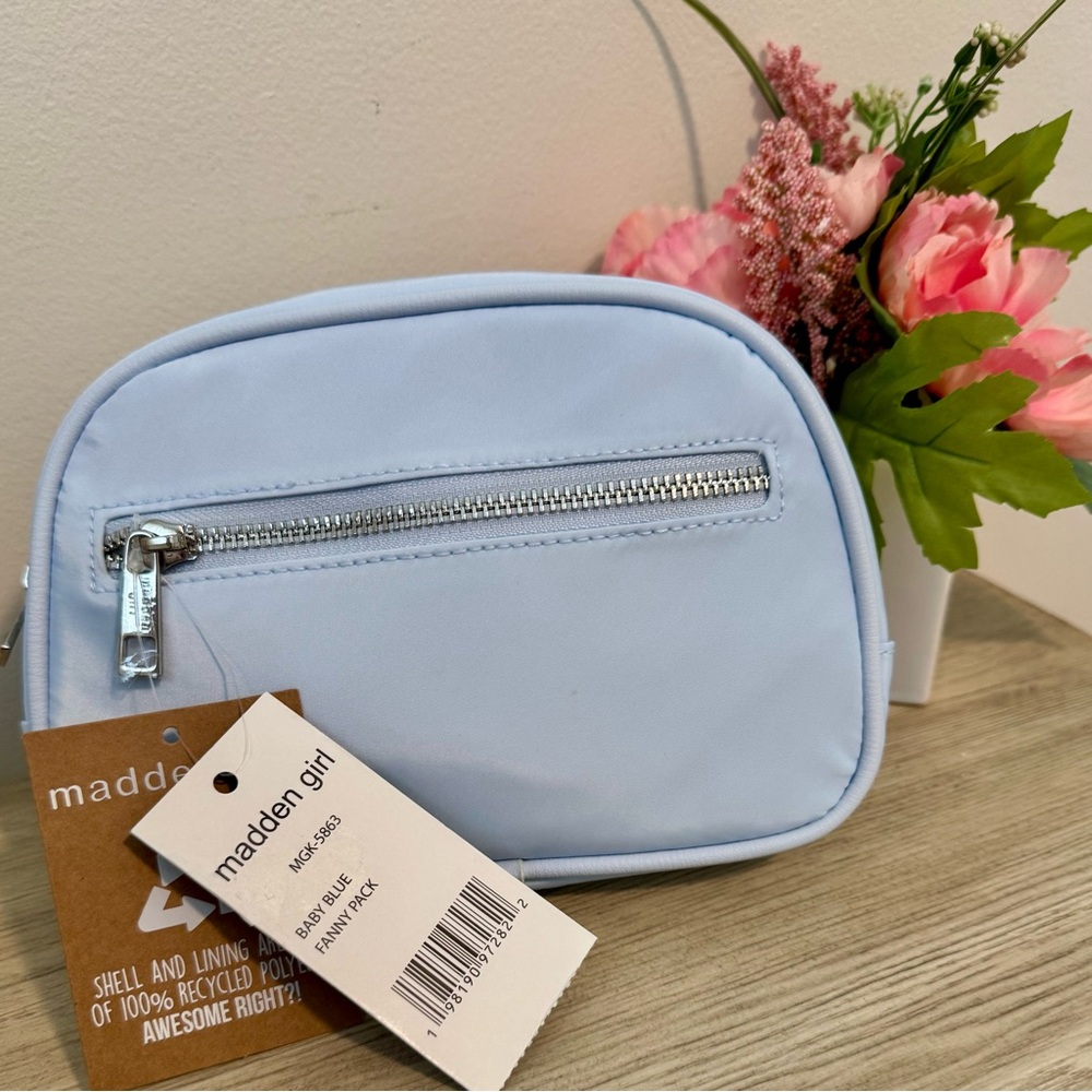 Madden Girl Baby Blue Fanny Pack Belt Bag - NEW - Picture 2 of 8
